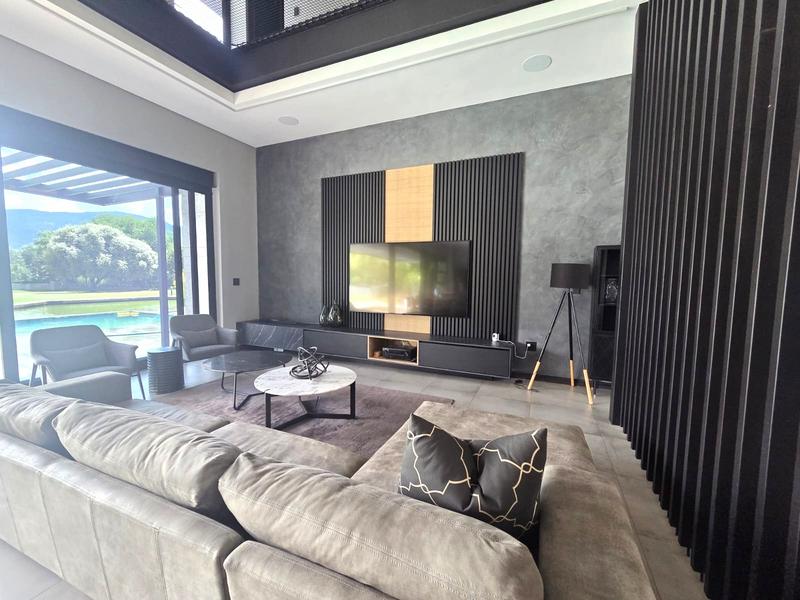 5 Bedroom Property for Sale in The Islands Estates North West